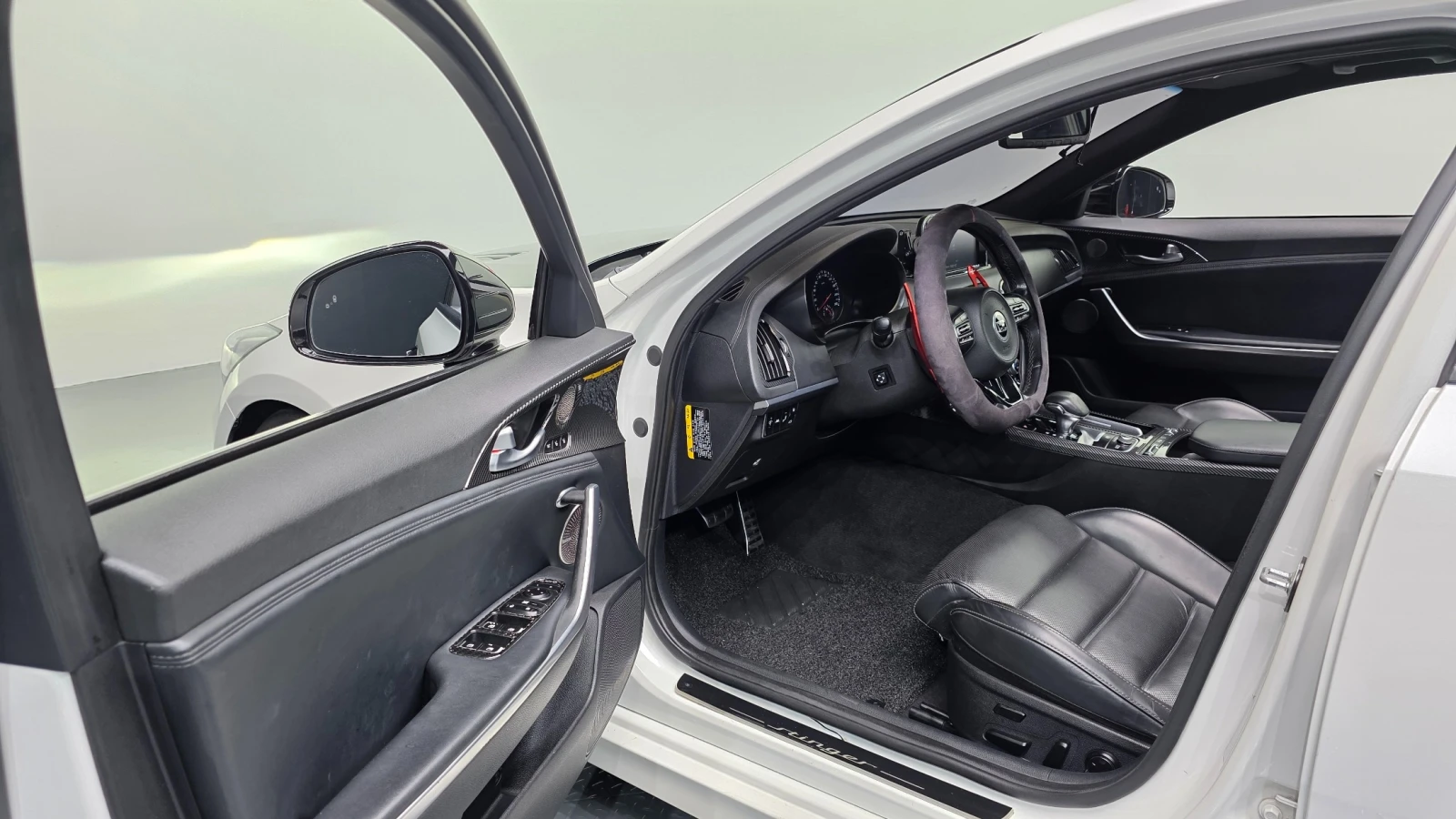 Kia Stinger 3.3 Turbo 2WD GT, снимка 9 - Автомобили и джипове - 56324826