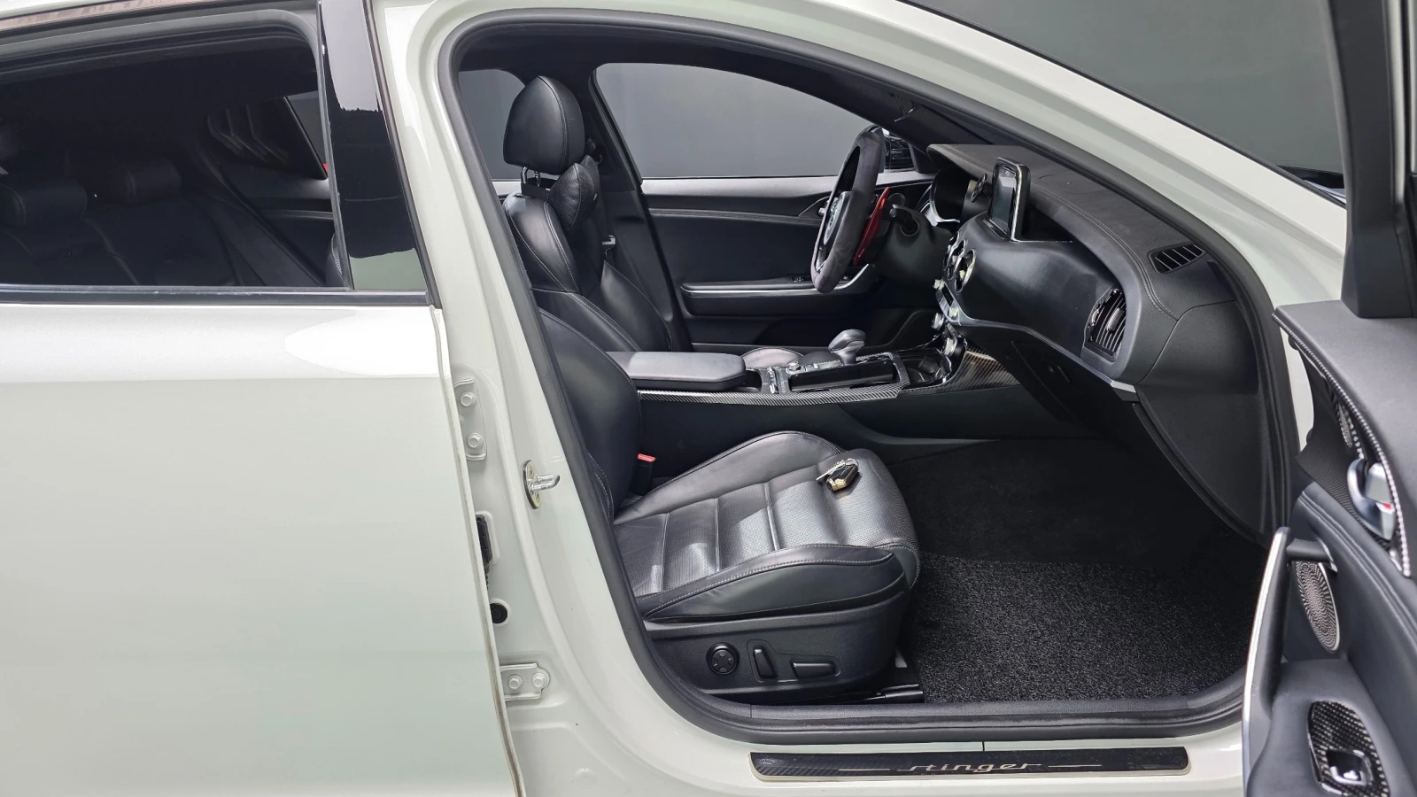 Kia Stinger 3.3 Turbo 2WD GT, снимка 10 - Автомобили и джипове - 56324826