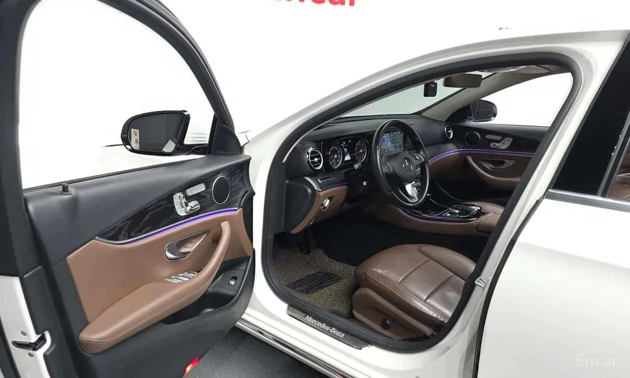 Mercedes-Benz E 220 * E220d Avantgarde * , снимка 10 - Автомобили и джипове - 56594537