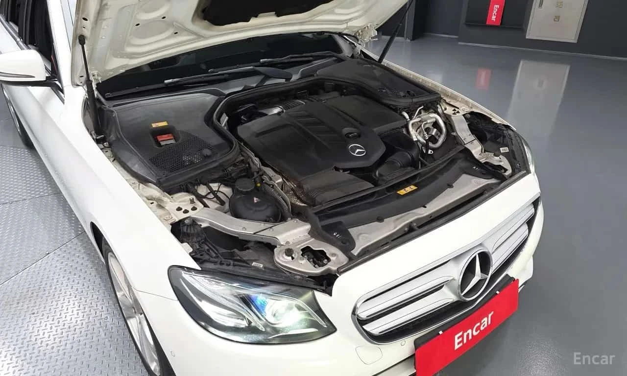 Mercedes-Benz E 220 * E220d Avantgarde * , снимка 6 - Автомобили и джипове - 56594537