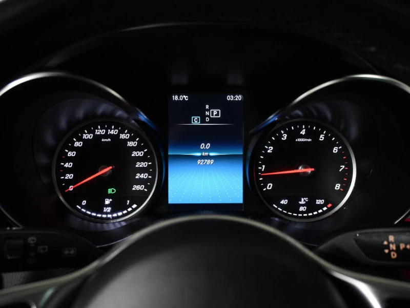 Mercedes-Benz GLC 300 4Matic* , снимка 7 - Автомобили и джипове - 52832112