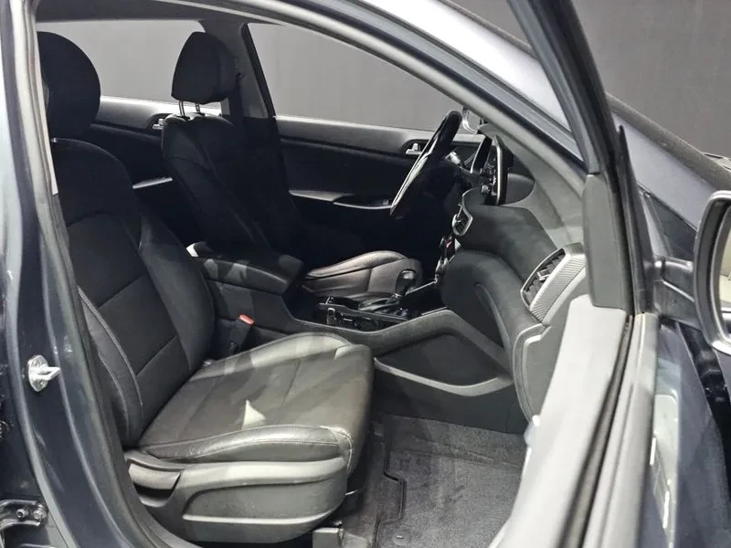 Hyundai Tucson 1.6 CRDi   2019   Автоматик   74 000 км   ТОП ЦЕНА, снимка 10 - Автомобили и джипове - 55132713