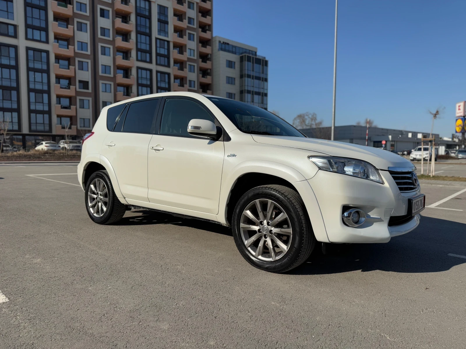 Toyota Rav4 2.2 D-CAT KEYLESS, NAVI, КАМЕРА, ПОДГРЕВ - изображение 2