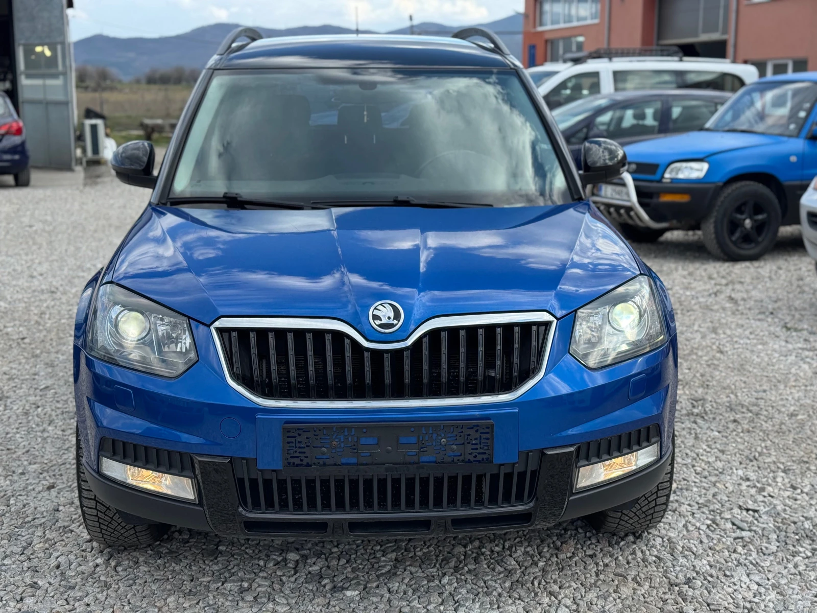 Skoda Yeti 2.0TDI, снимка 3 - Автомобили и джипове - 53991934