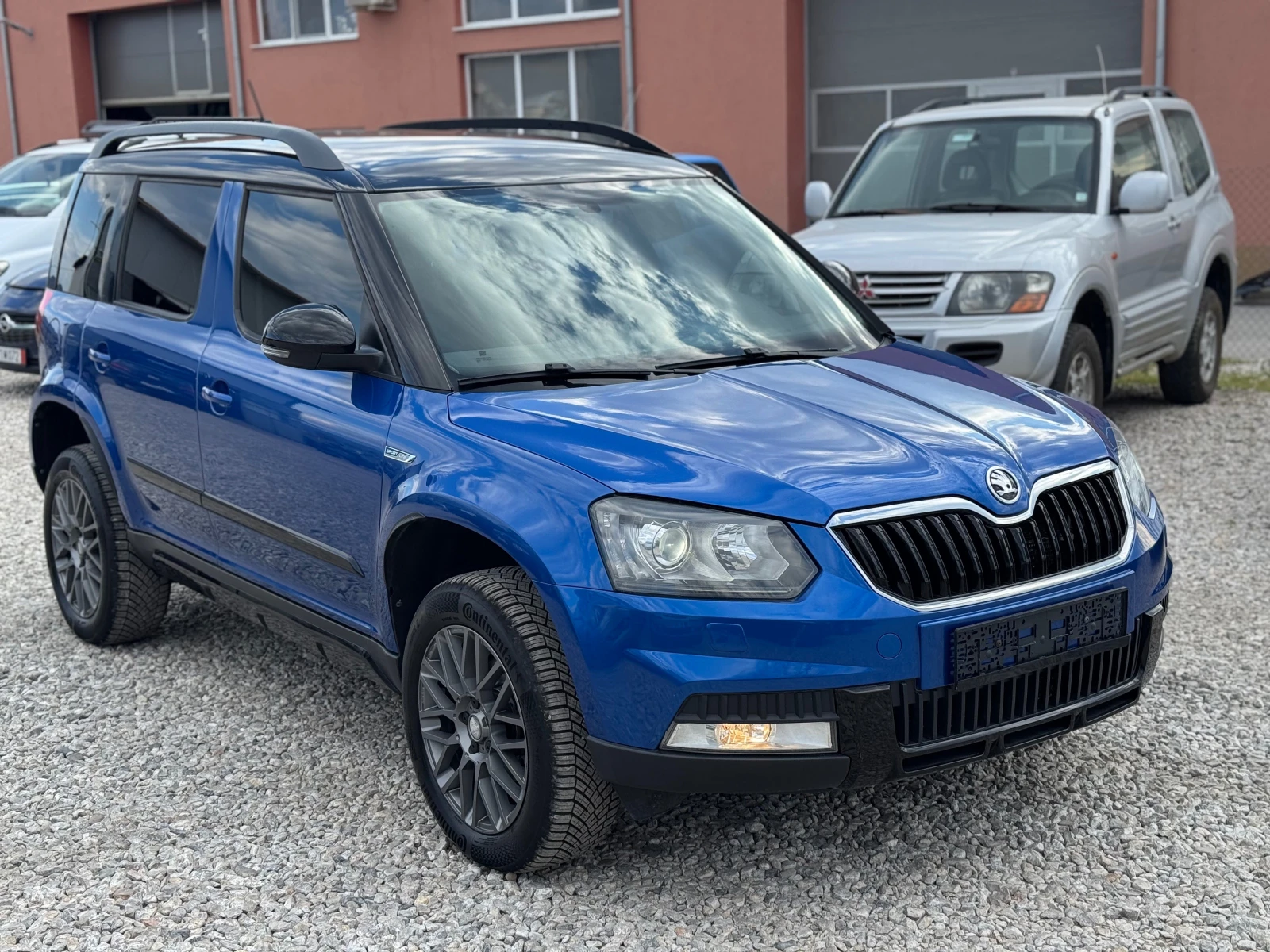 Skoda Yeti 2.0TDI, снимка 4 - Автомобили и джипове - 53991934