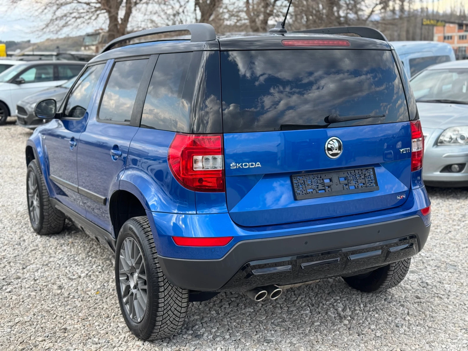 Skoda Yeti 2.0TDI, снимка 7 - Автомобили и джипове - 53991934