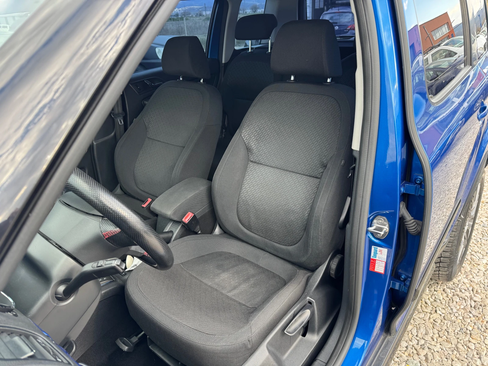 Skoda Yeti 2.0TDI, снимка 13 - Автомобили и джипове - 53991934