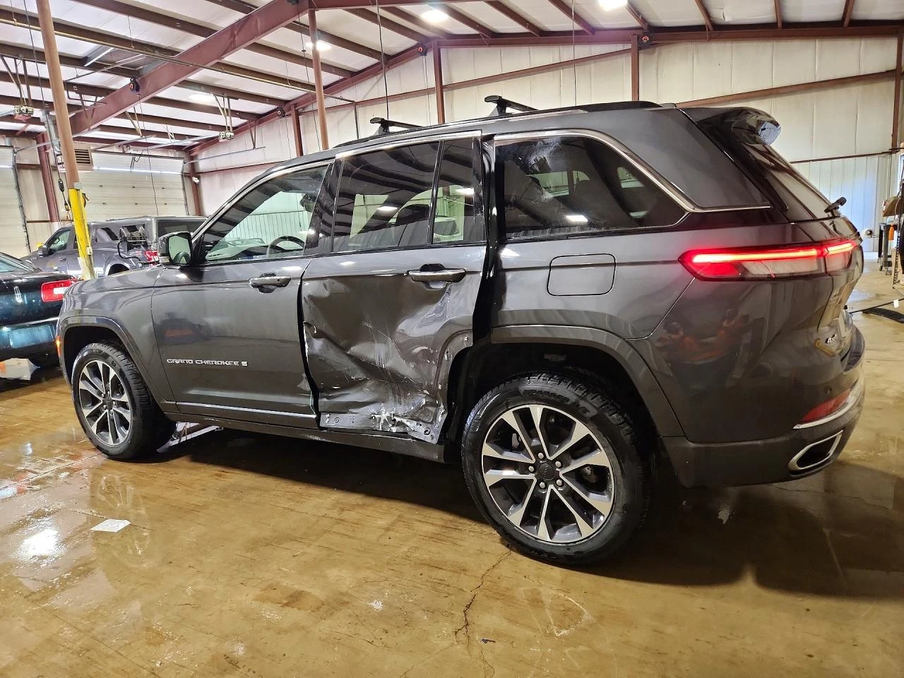 Jeep Grand cherokee 3.6l Overland, снимка 2 - Автомобили и джипове - 55566943