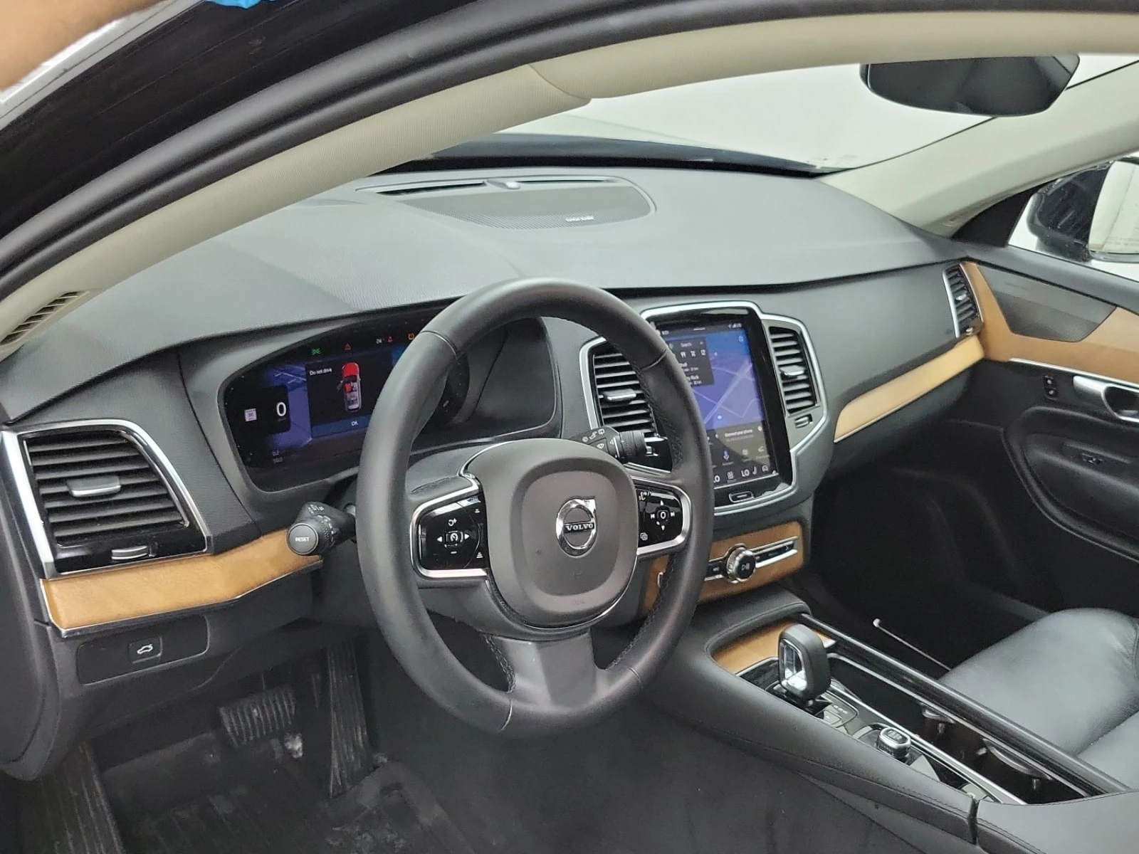 Volvo Xc90  PLUS BRIGHT THEME / DIS / 360 / PANO, снимка 11 - Автомобили и джипове - 55999289