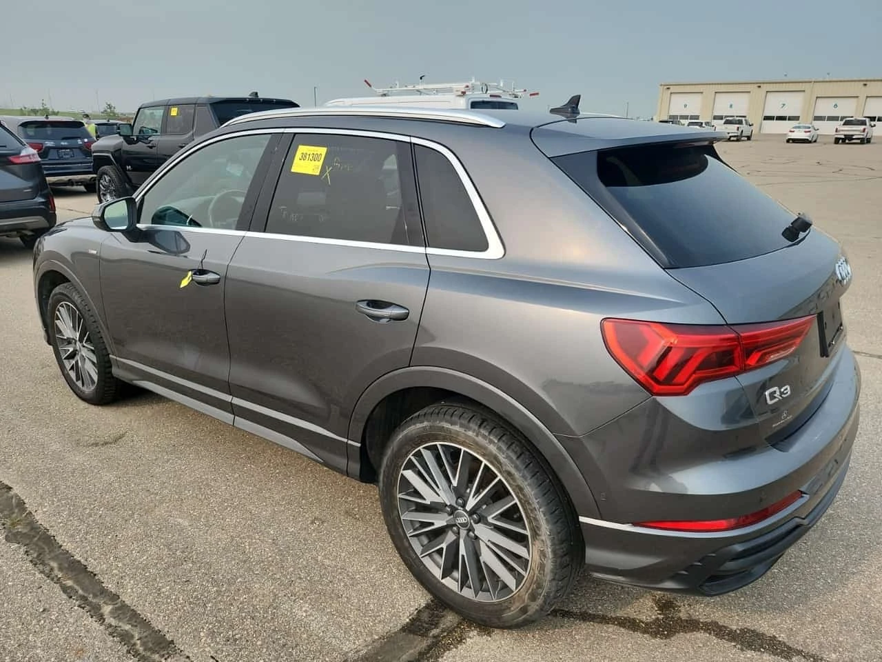 Audi Q3 * PROGRESSIV * CARFAX * БЕЗ ПЪРВОНАЧАЛНА ВНОСКА, снимка 4 - Автомобили и джипове - 56277523