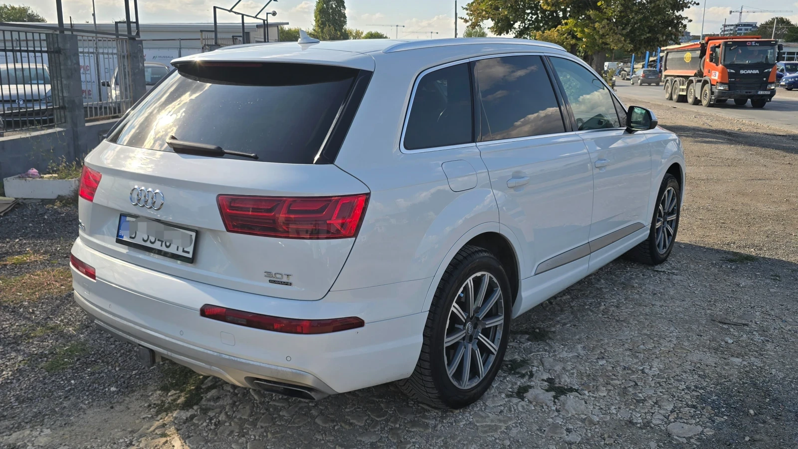 Audi Q7 S line* FULL* 7 места* , снимка 6 - Автомобили и джипове - 56321617