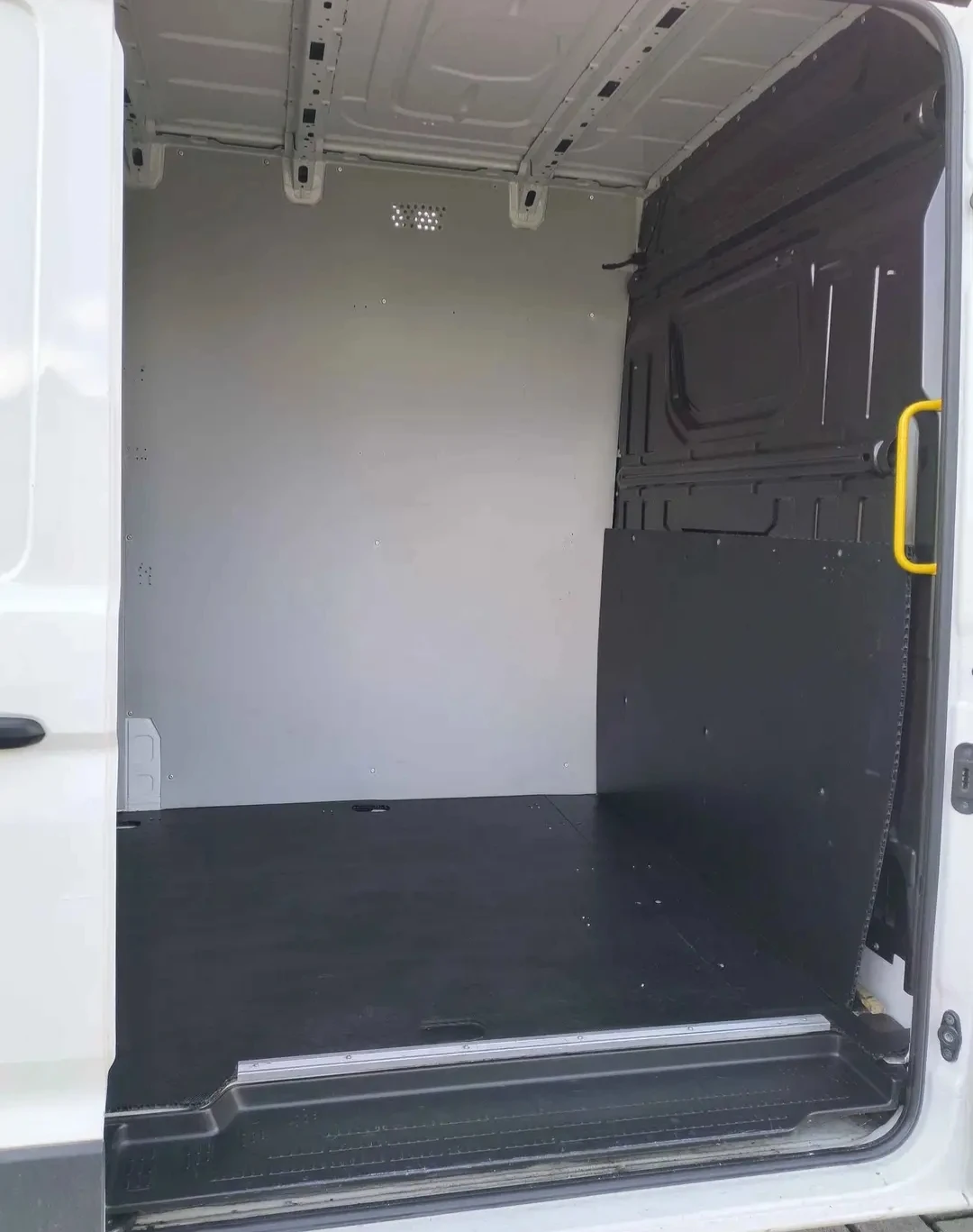 VW Crafter 2.0TDI Автоматик, снимка 7 - Бусове и автобуси - 54416870