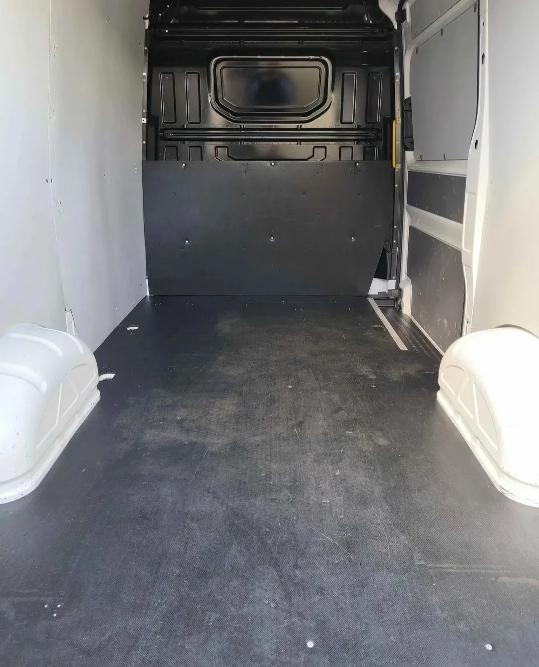 VW Crafter 2.0TDI Автоматик, снимка 6 - Бусове и автобуси - 54416870