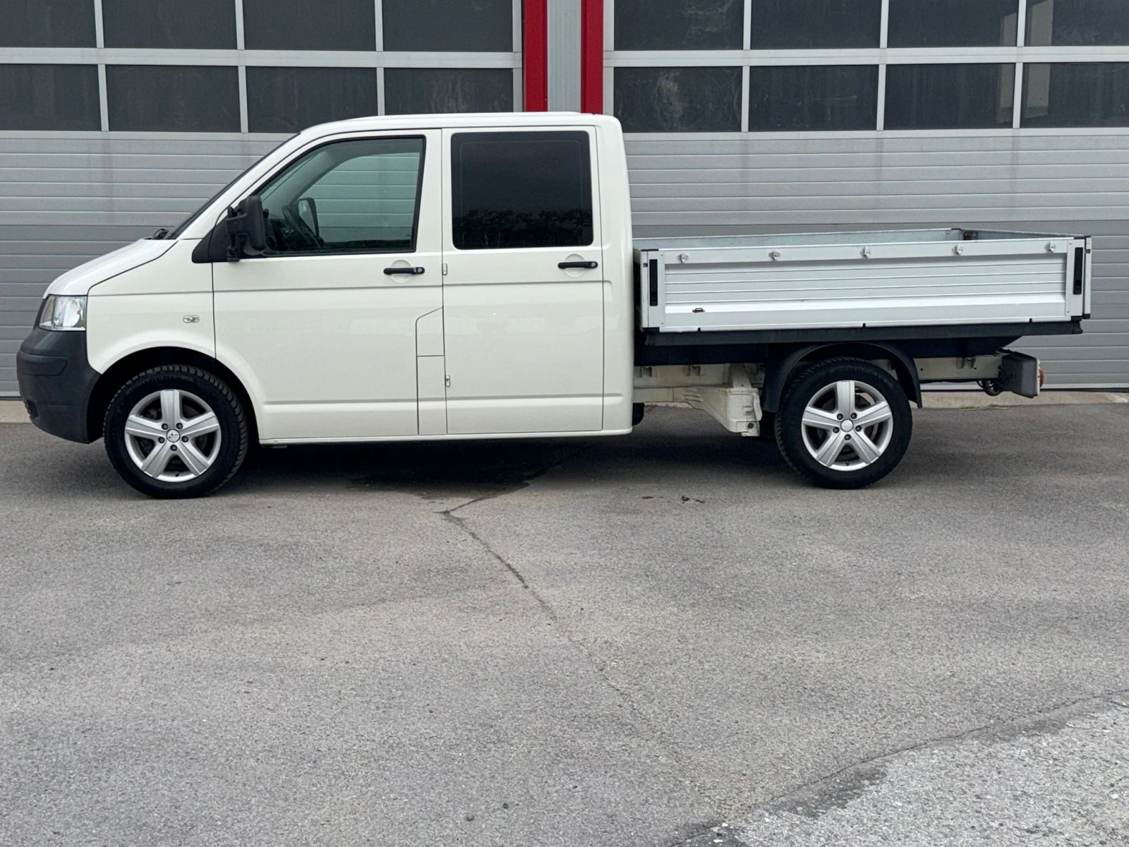 VW Transporter 1.9TDI T-5 6-МЕСТЕН 5-СКОРОСТИ ЛИЗИНГ!!!, снимка 6 - Бусове и автобуси - 54782315