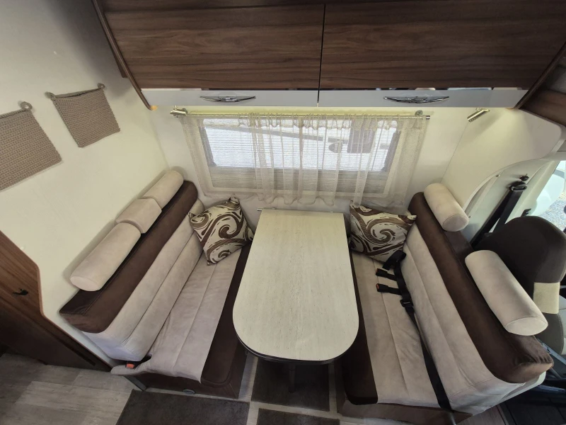 Кемпер Pilote C700 Essentiel 6 места!, снимка 7 - Каравани и кемпери - 52503355