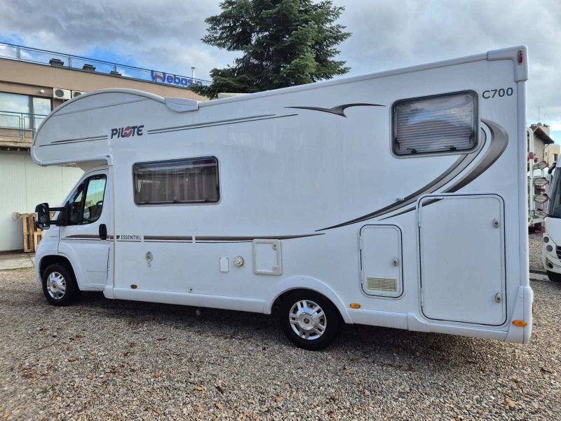 Кемпер Pilote C700 Essentiel 6 места!, снимка 4 - Каравани и кемпери - 52503355
