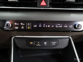 Kia Carnival Diesel 9-Seater Prestige, снимка 16