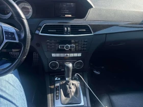 Mercedes-Benz C 300 CARFAX /Кожа/Нави/Подгрев/Панорама/КЛИП - 8800 € / 17211.30 лв. - 44602035 8