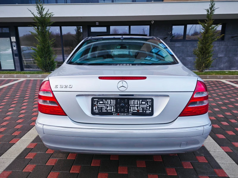 Mercedes-Benz E 320 3.2 Elegance aut. (W211), снимка 7 - Автомобили и джипове - 46729254