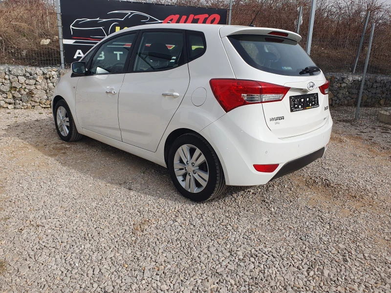 Hyundai Ix20 1.6 метан, снимка 3 - Автомобили и джипове - 44712046