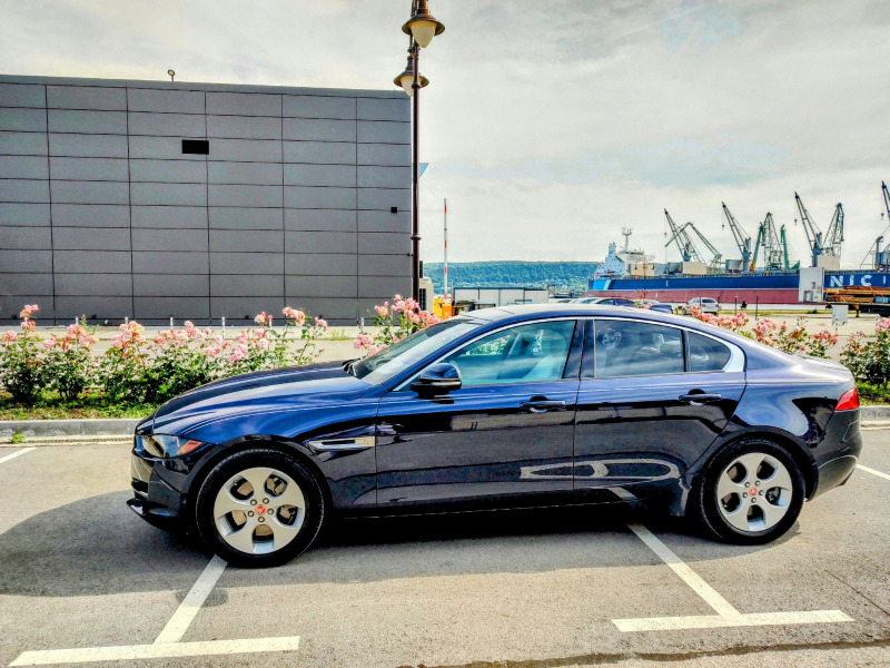 Jaguar XE 25t, снимка 8 - Автомобили и джипове - 45768913