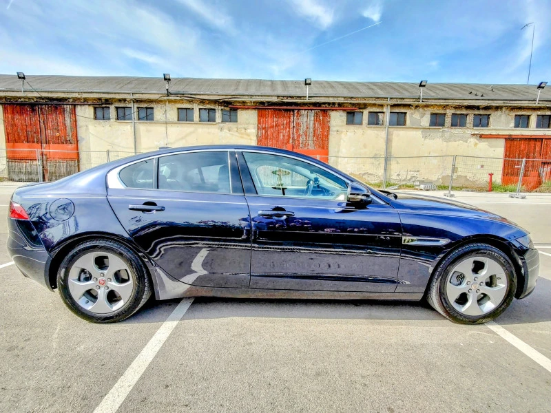 Jaguar XE 25t, снимка 4 - Автомобили и джипове - 45768913