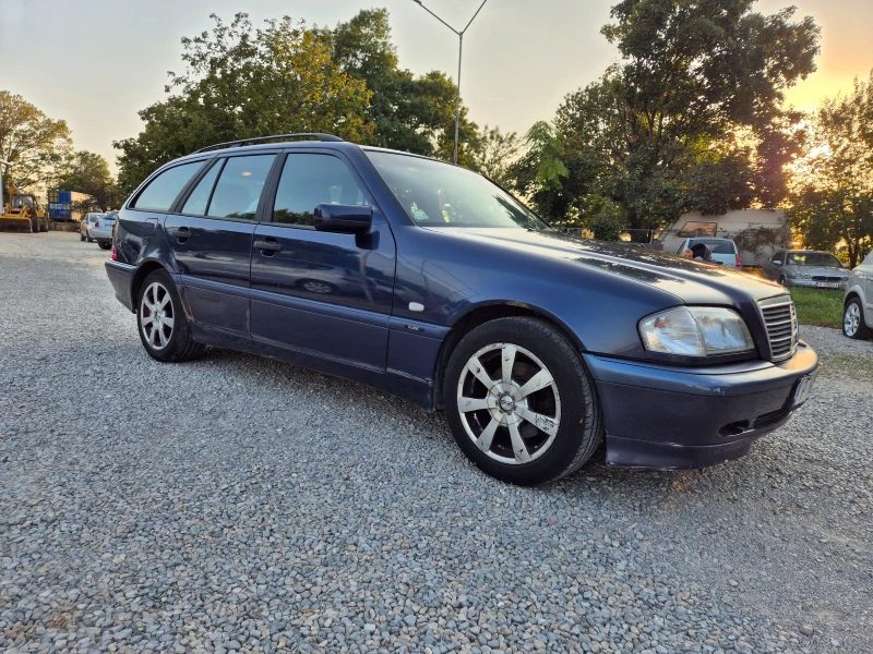 Mercedes-Benz C 200 Compresor, снимка 2 - Автомобили и джипове - 47885393