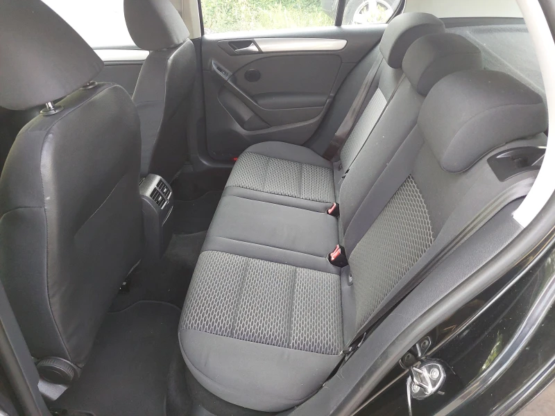 VW Golf 1, 4i 80ps СТАРИЯ МОТОР!!!, снимка 8 - Автомобили и джипове - 50746158