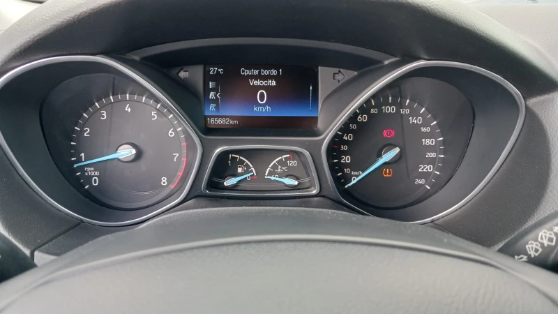 Ford Focus 1.0 TURBO, снимка 10 - Автомобили и джипове - 51555136