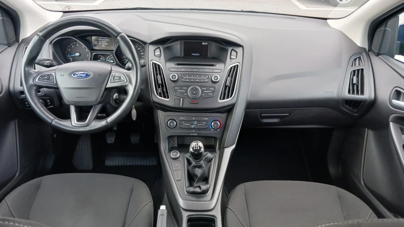 Ford Focus 1.0 TURBO, снимка 8 - Автомобили и джипове - 51555136