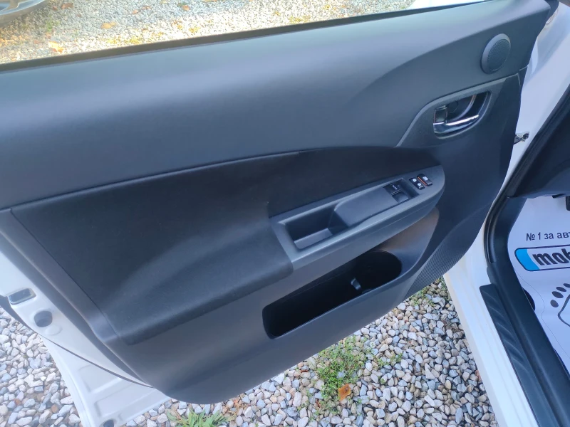 Toyota Verso S 1.3i, снимка 9 - Автомобили и джипове - 52168542