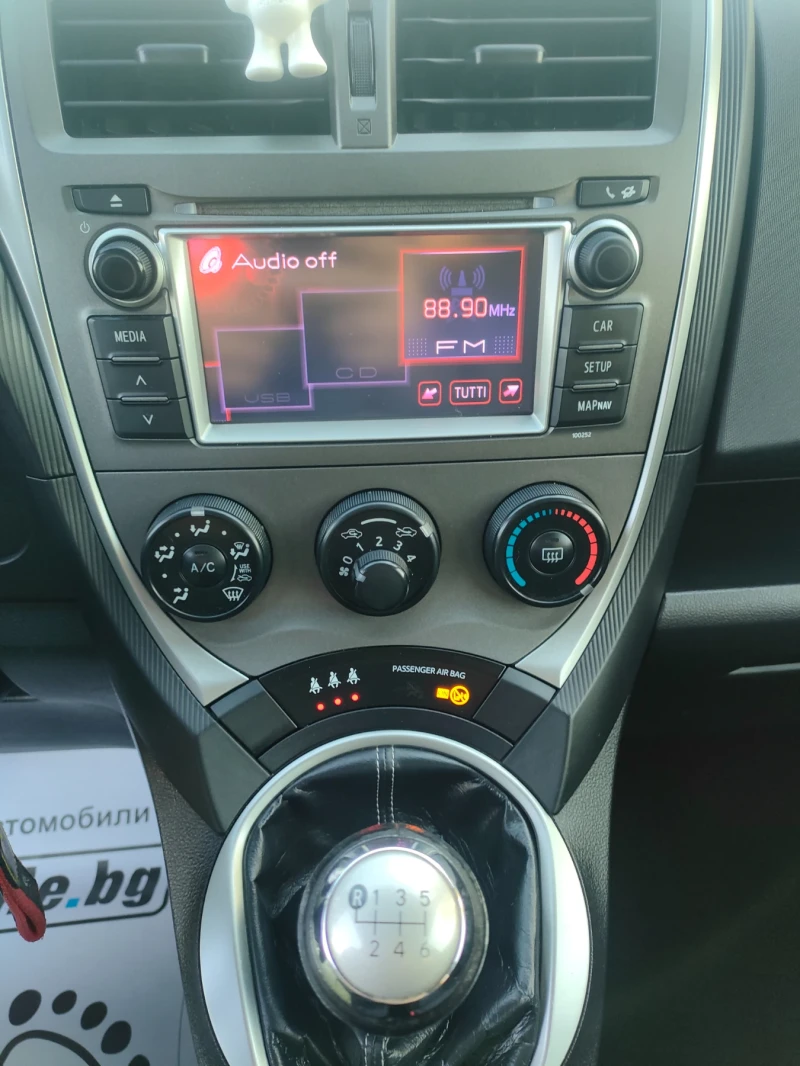 Toyota Verso S 1.3i, снимка 12 - Автомобили и джипове - 52168542