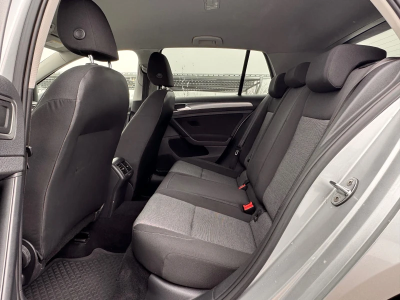 VW Golf 1.6TDI, снимка 9 - Автомобили и джипове - 53264392