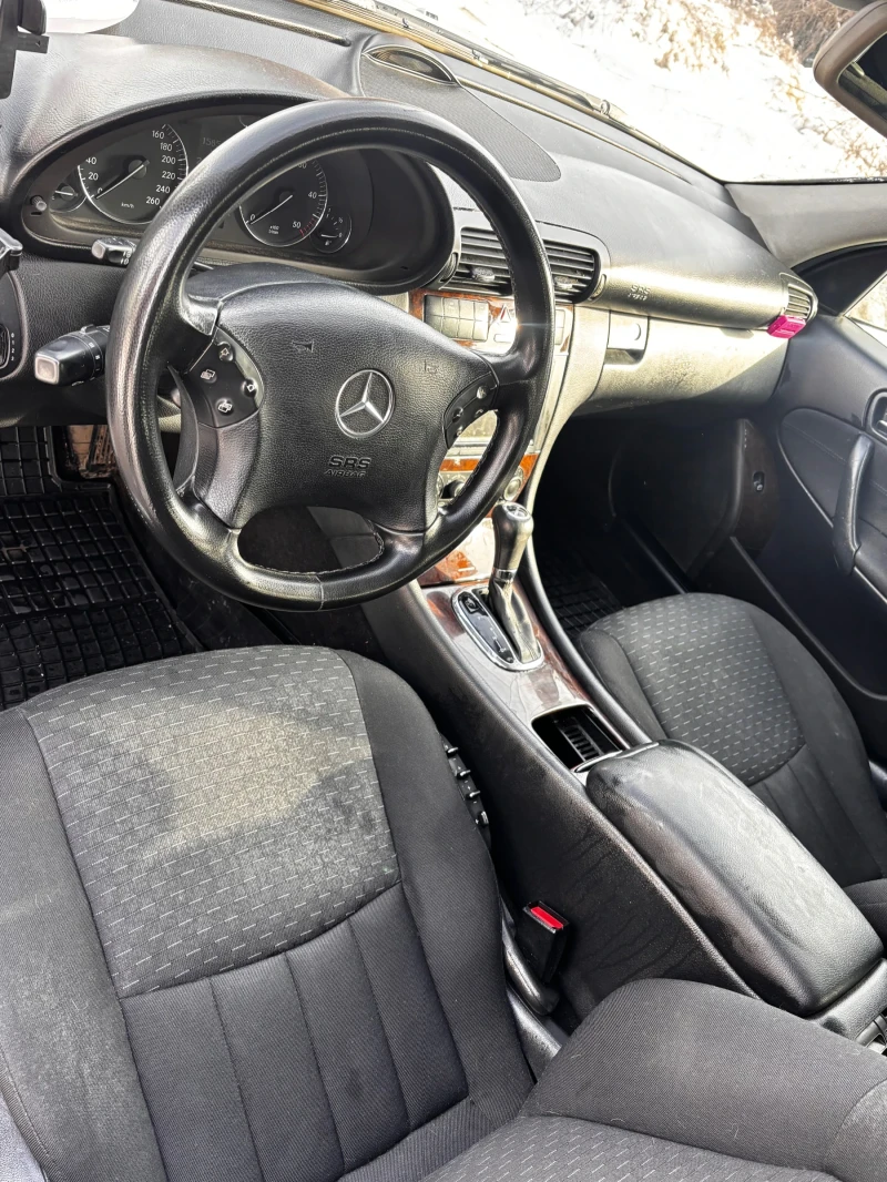 Mercedes-Benz C 220 2.2, снимка 7 - Автомобили и джипове - 53357268