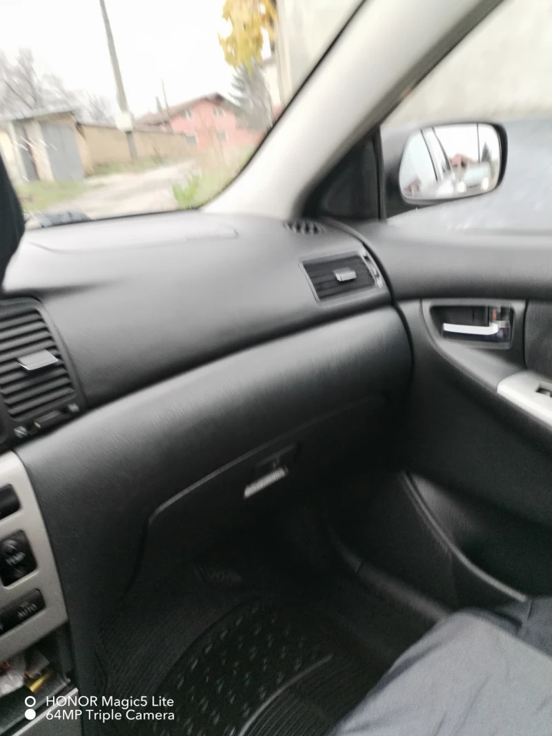 Toyota Corolla, снимка 13 - Автомобили и джипове - 53440087