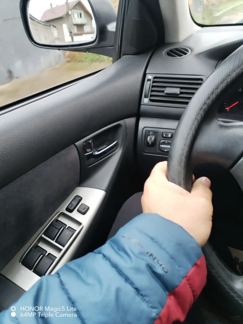 Toyota Corolla, снимка 17 - Автомобили и джипове - 53440087