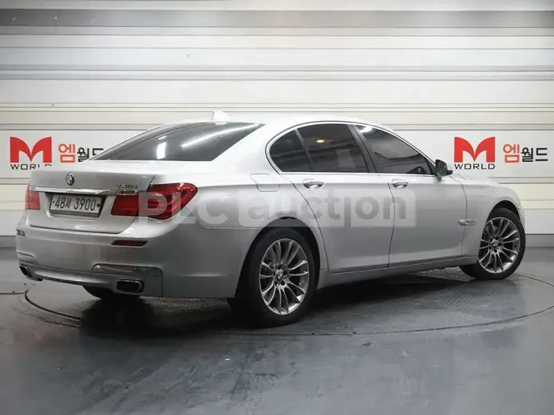 BMW 740 HEAD-UP / ПОДГРЕВ / ПАМЕТ/КАМЕРА/ВКЛЮЧЕН ТЕХНОТЕСТ, снимка 3 - Автомобили и джипове - 54218826