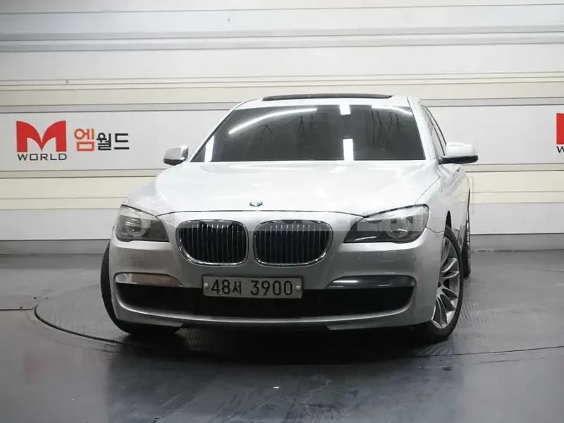 BMW 740 HEAD-UP / ПОДГРЕВ / ПАМЕТ/КАМЕРА/ВКЛЮЧЕН ТЕХНОТЕСТ, снимка 4 - Автомобили и джипове - 54218826