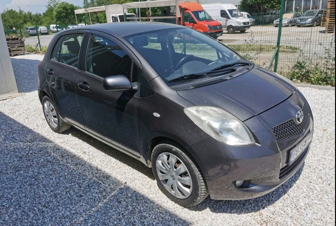 Toyota Yaris  - изображение 2