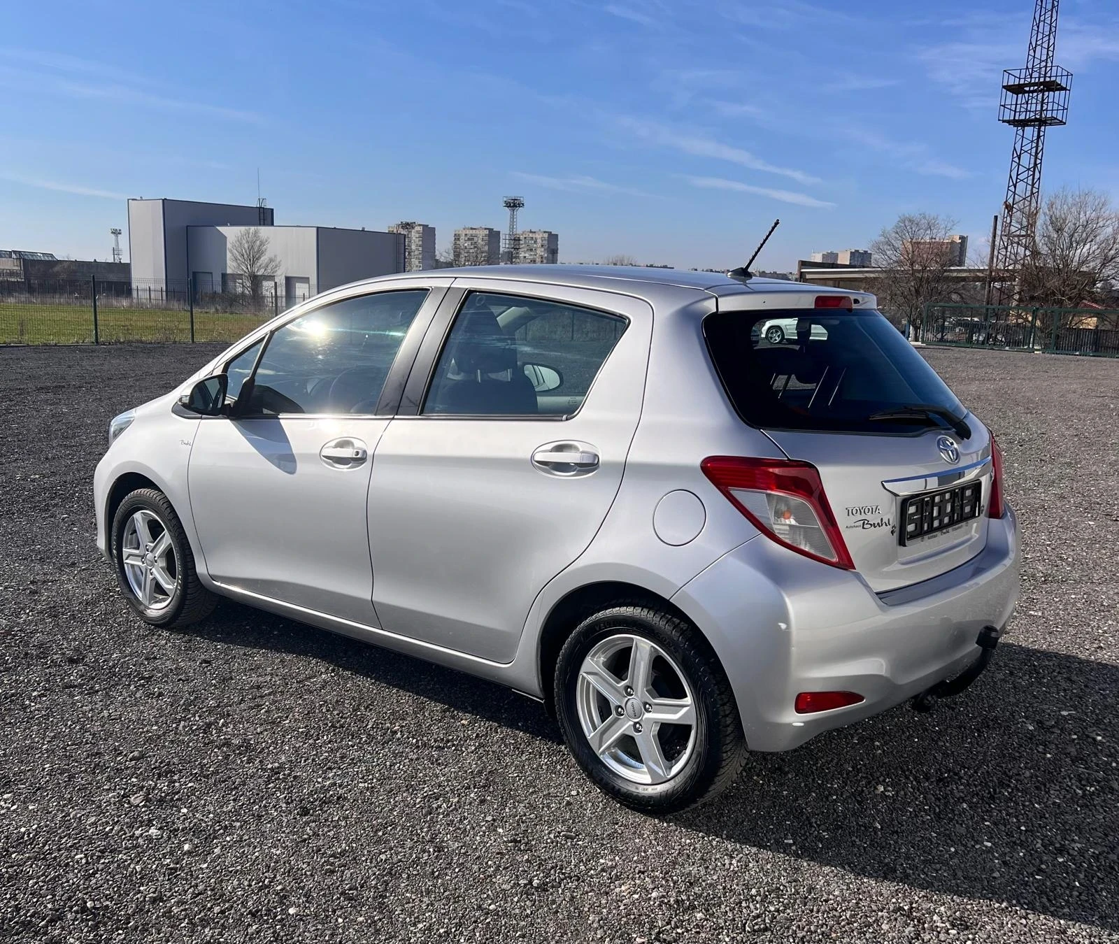 Toyota Yaris 1.3 vvt-i 99 ��.  | Mobile.bg � ����������� 4