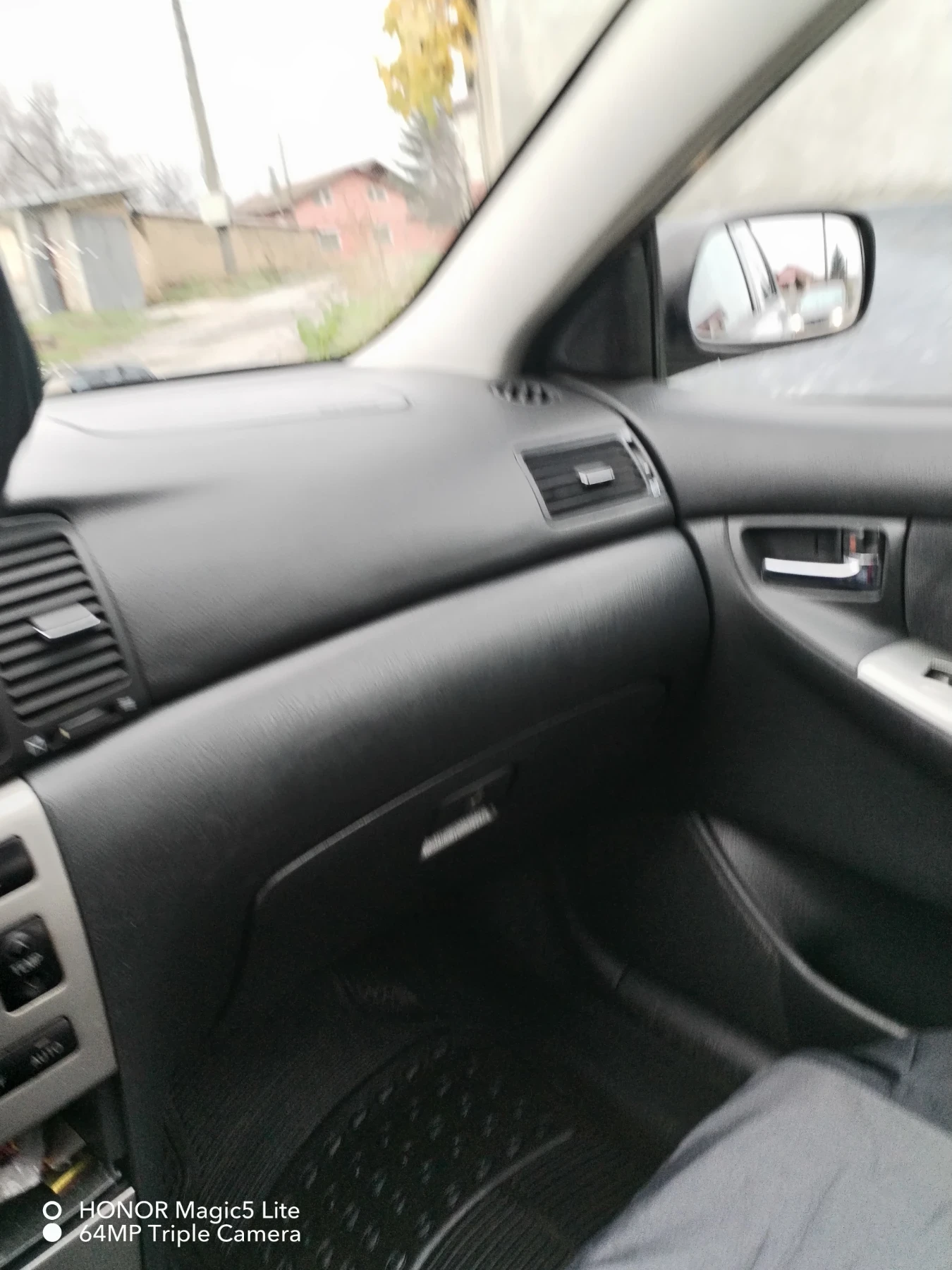 Toyota Corolla | Mobile.bg � ����������� 13