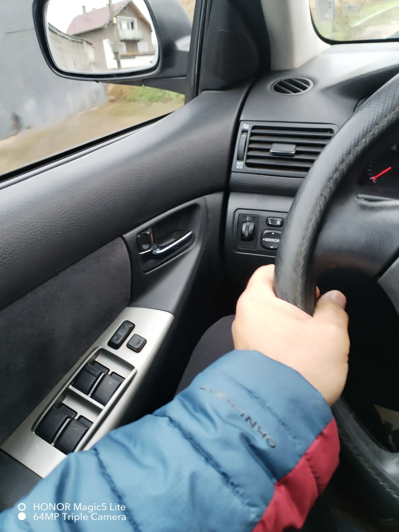 Toyota Corolla | Mobile.bg � ����������� 17