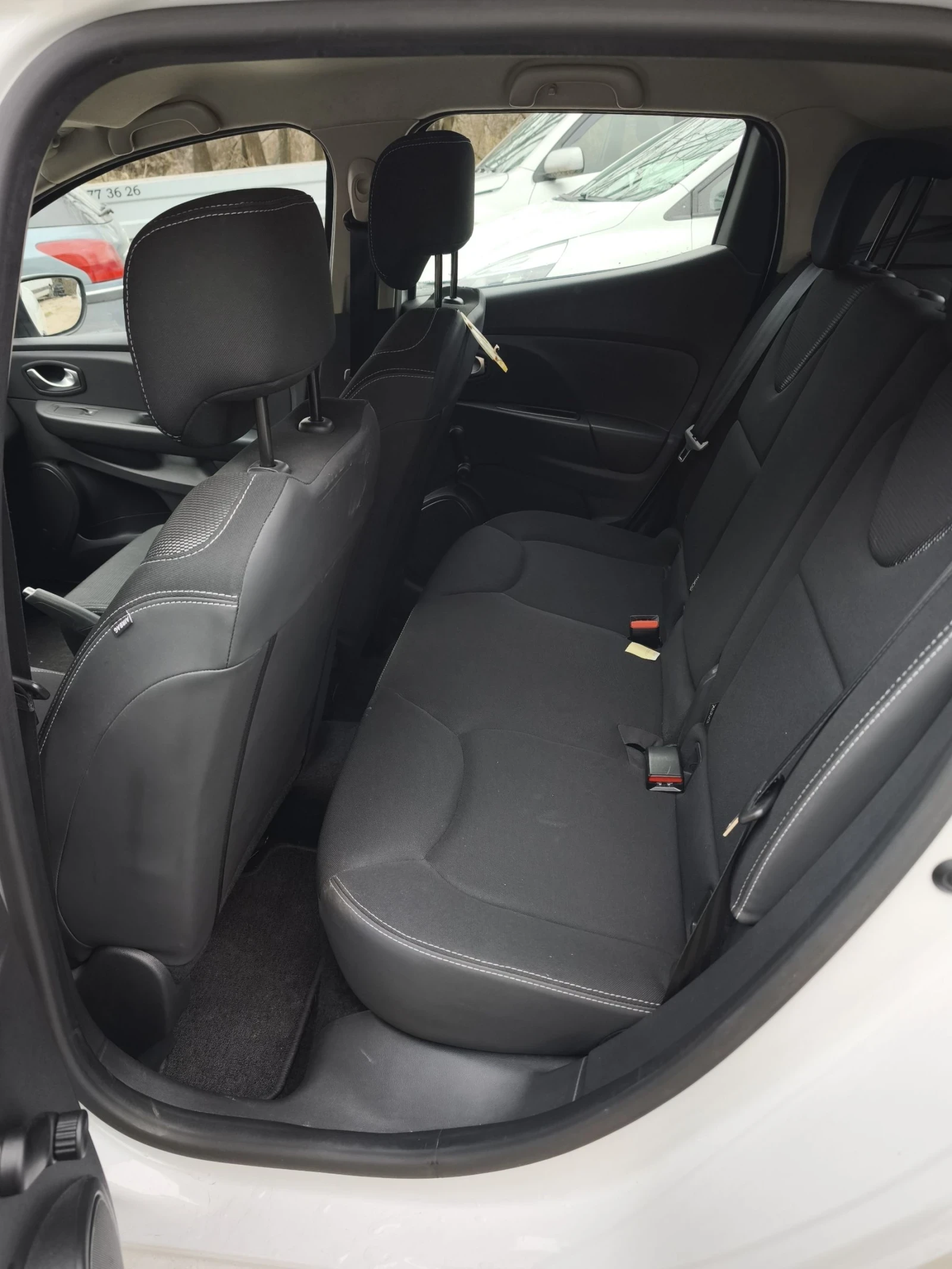 Renault Clio 0.9 Tce, снимка 6 - Автомобили и джипове - 53868559