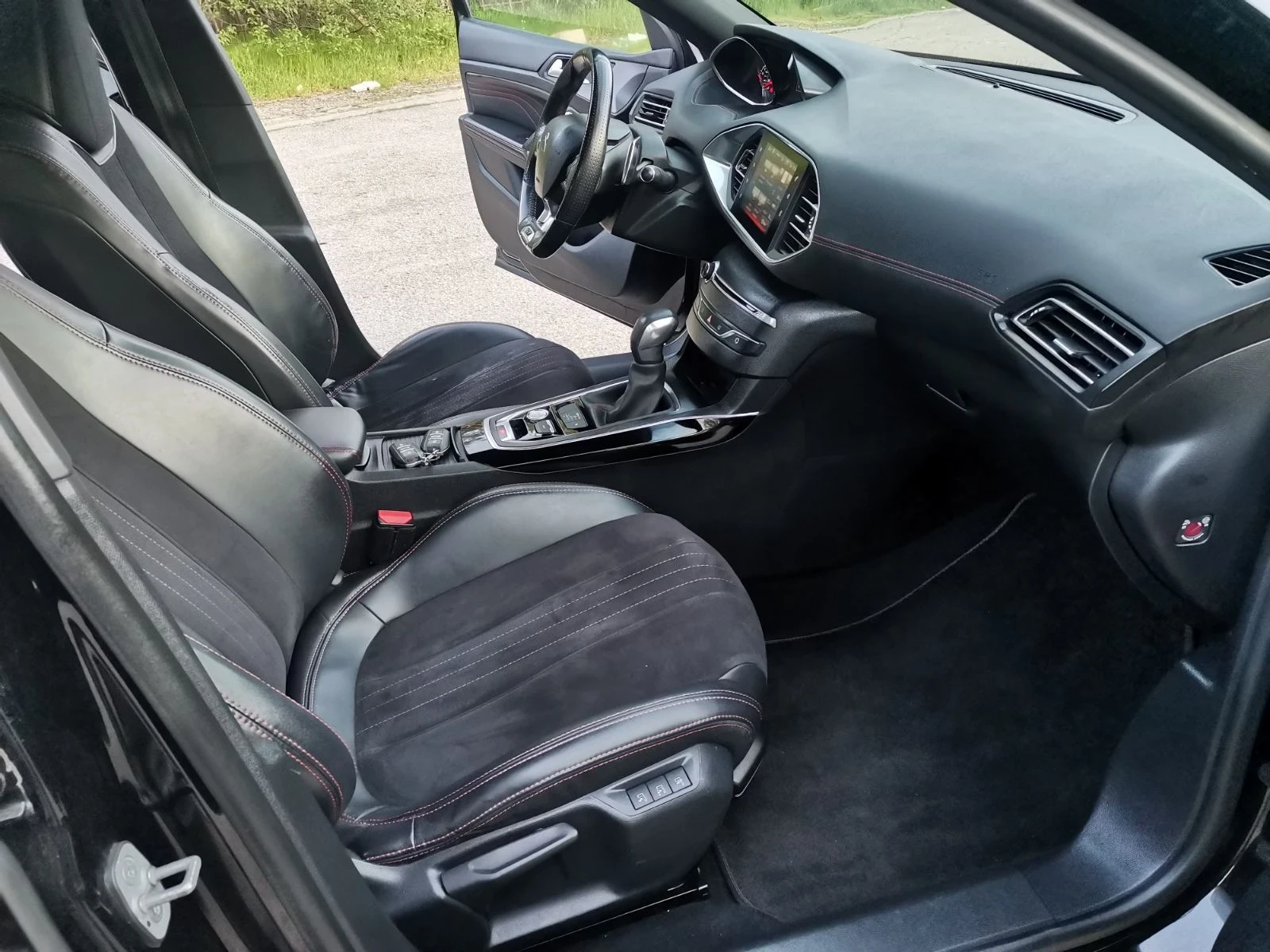 Peugeot 308 2.0 HDI GT, снимка 15 - Автомобили и джипове - 54430431