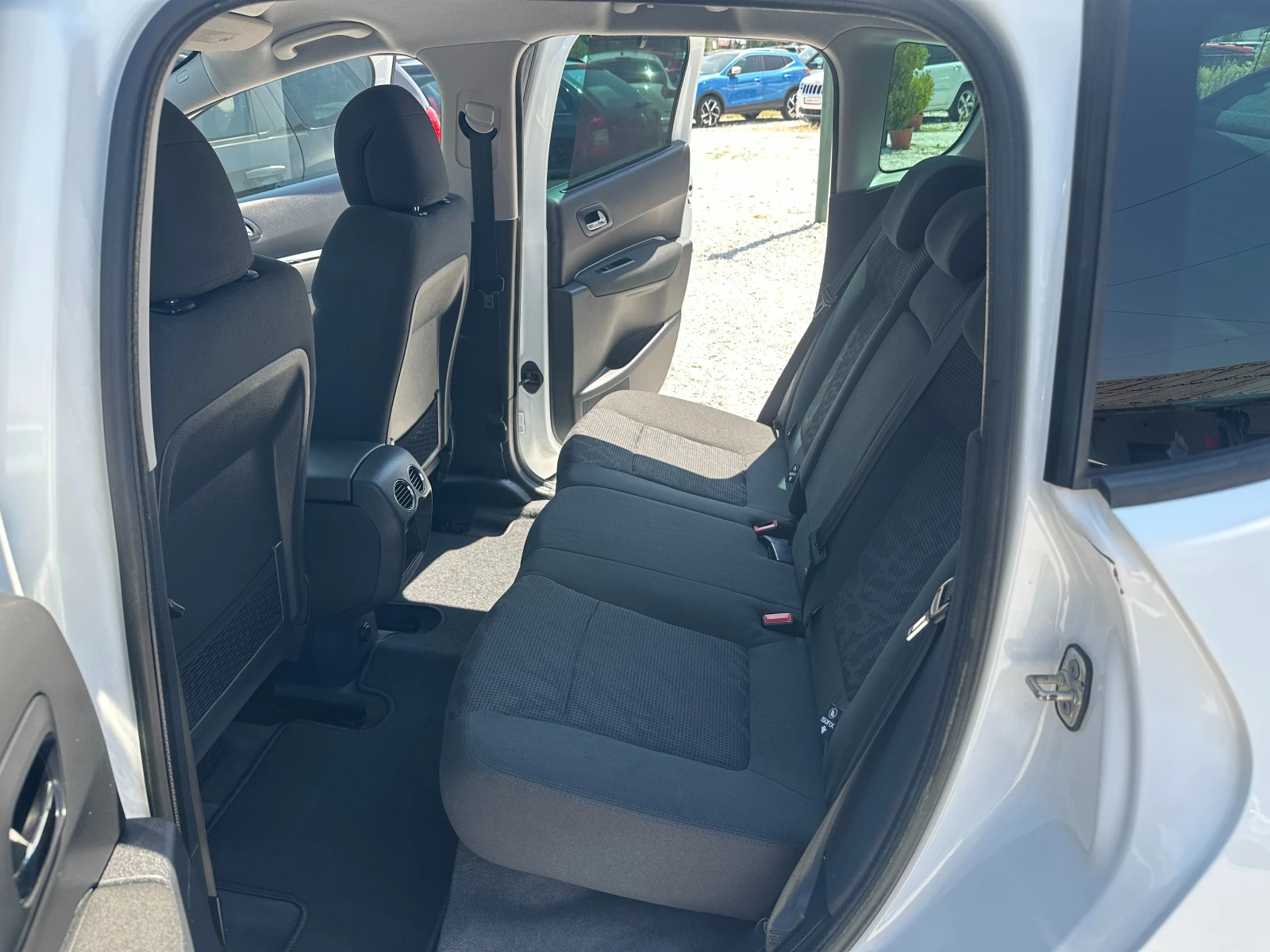 Peugeot 3008 1.6HDI, снимка 11 - Автомобили и джипове - 55576086