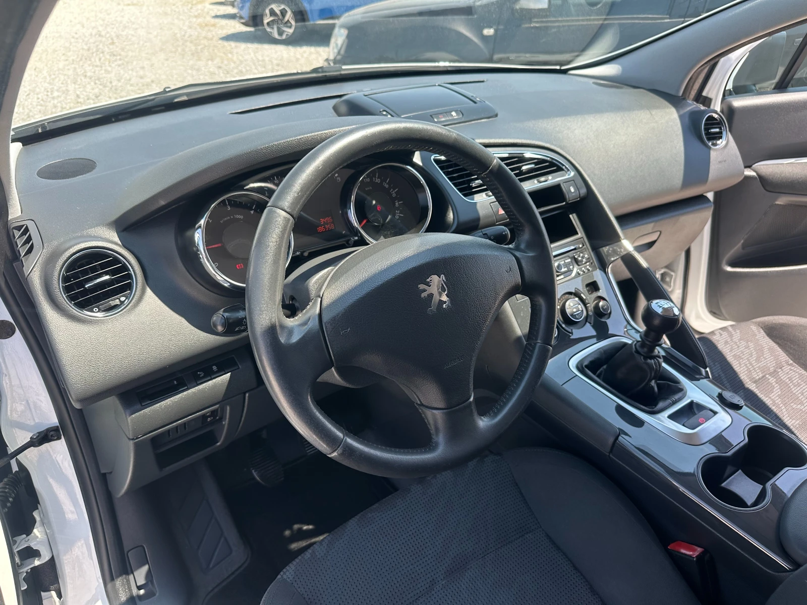 Peugeot 3008 1.6HDI, снимка 14 - Автомобили и джипове - 55576086