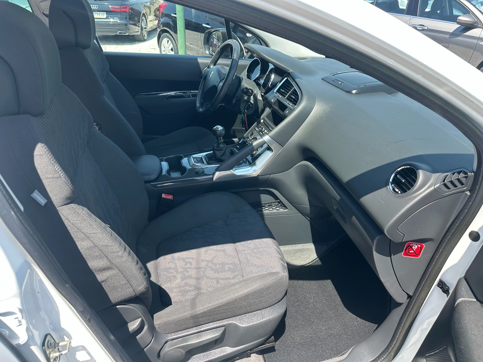 Peugeot 3008 1.6HDI, снимка 8 - Автомобили и джипове - 55576086