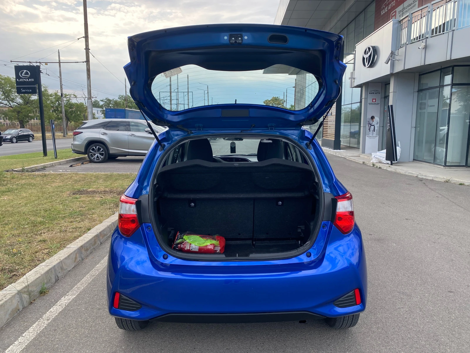 Toyota Yaris 1.5 CVT Luna, снимка 10 - Автомобили и джипове - 55717325