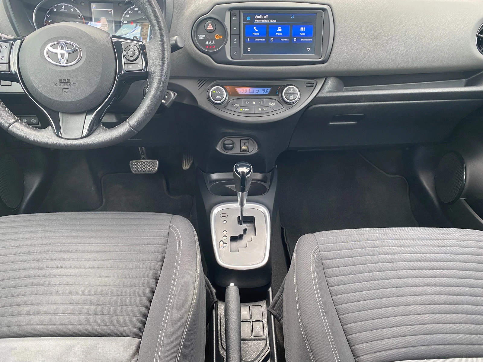 Toyota Yaris 1.5 CVT Luna, снимка 11 - Автомобили и джипове - 55717325