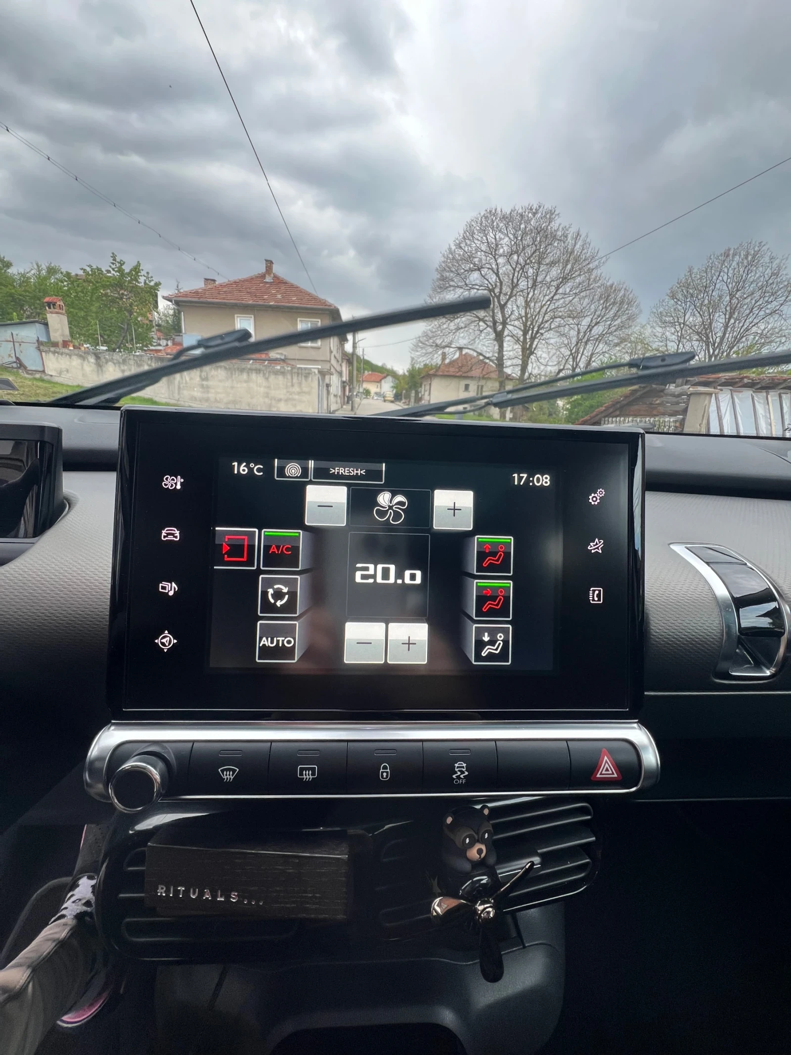 Citroen C4 Cactus, снимка 10 - Автомобили и джипове - 55905968